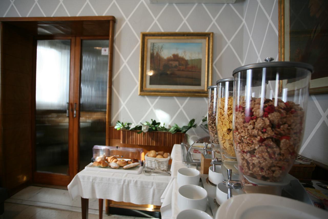 Hotel Il Sole Empoli Bagian luar foto